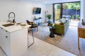 Perfect for Groups Stylish 4BR Devonport Stay
